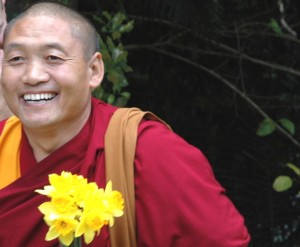 Geshe <b>Lobsang Jamyang</b> was ordained at the age of sixteen and after eighteen ... - close-up-300x247